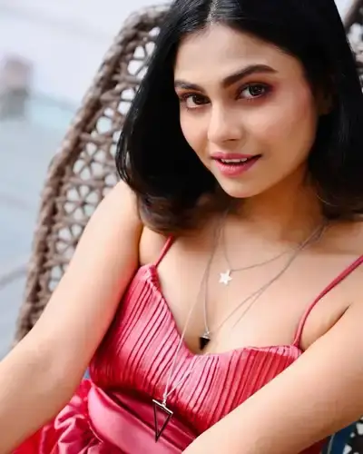 Call Girls Service in Jaisinghnagar